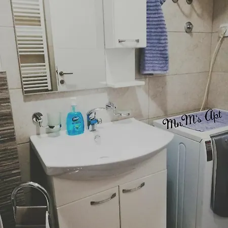 Mnm's Apt *